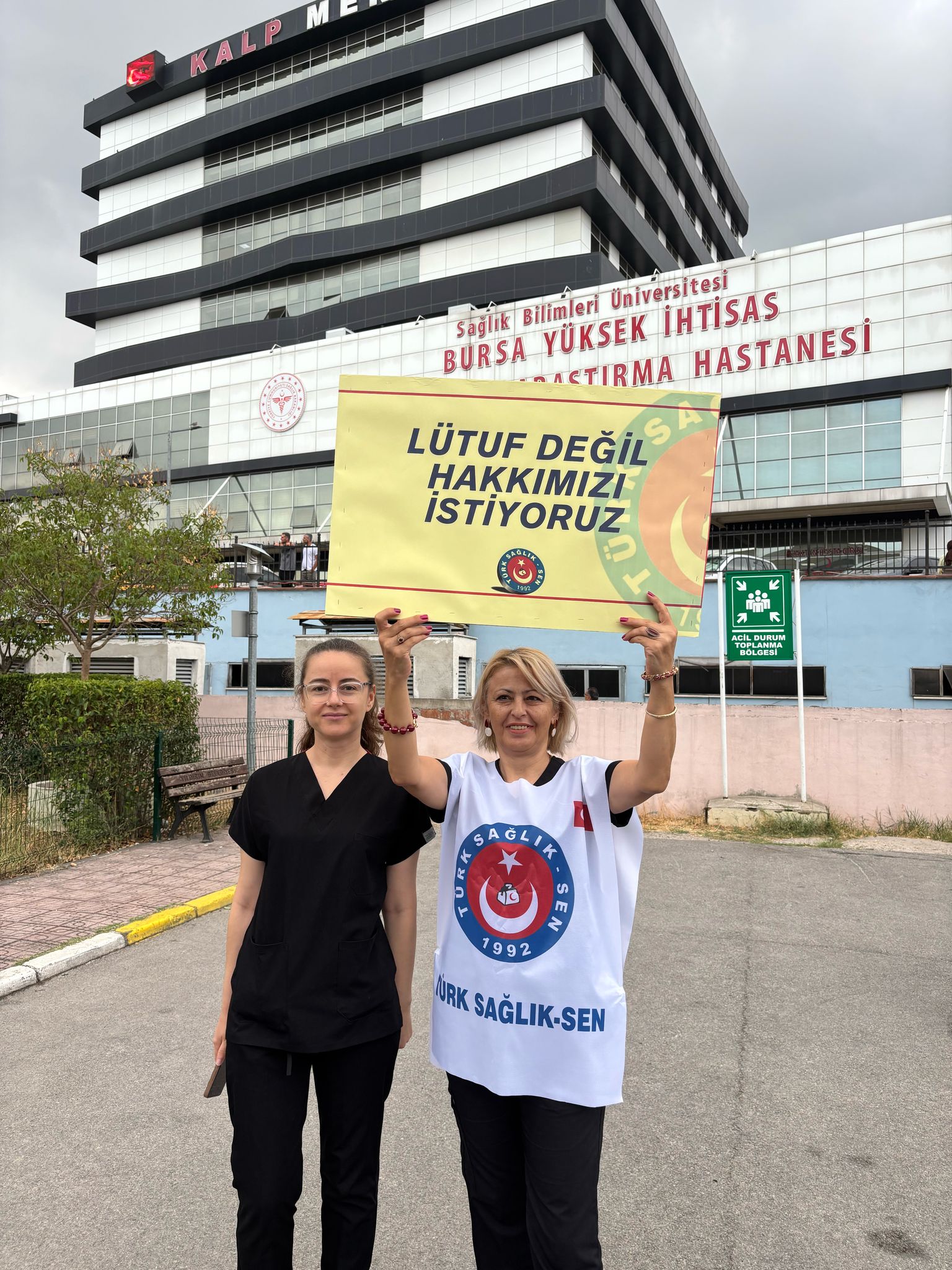 “Artık Yeter! Sağlıkçıların Canı Yanıyor!”
