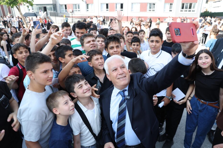 Büyükşehir’den öğrencilere eğitim desteği