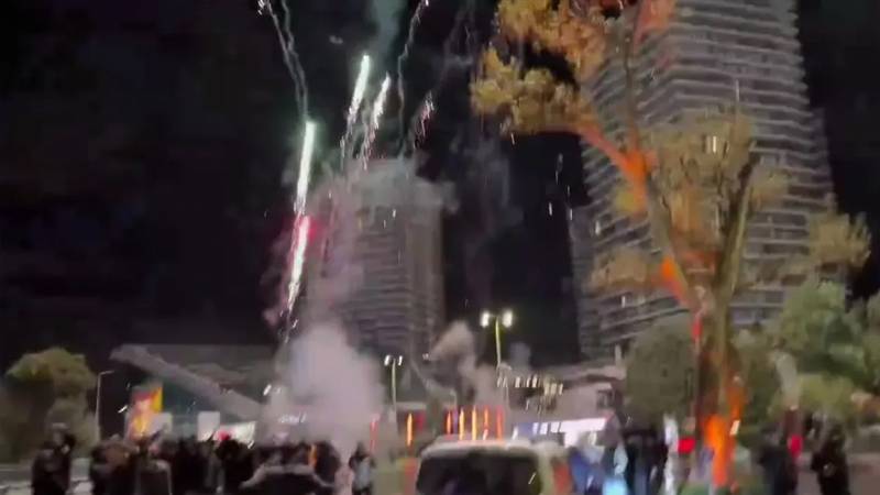 Galatasaraylı taraftarlar, Liverpool kafilesini uyutmadı!