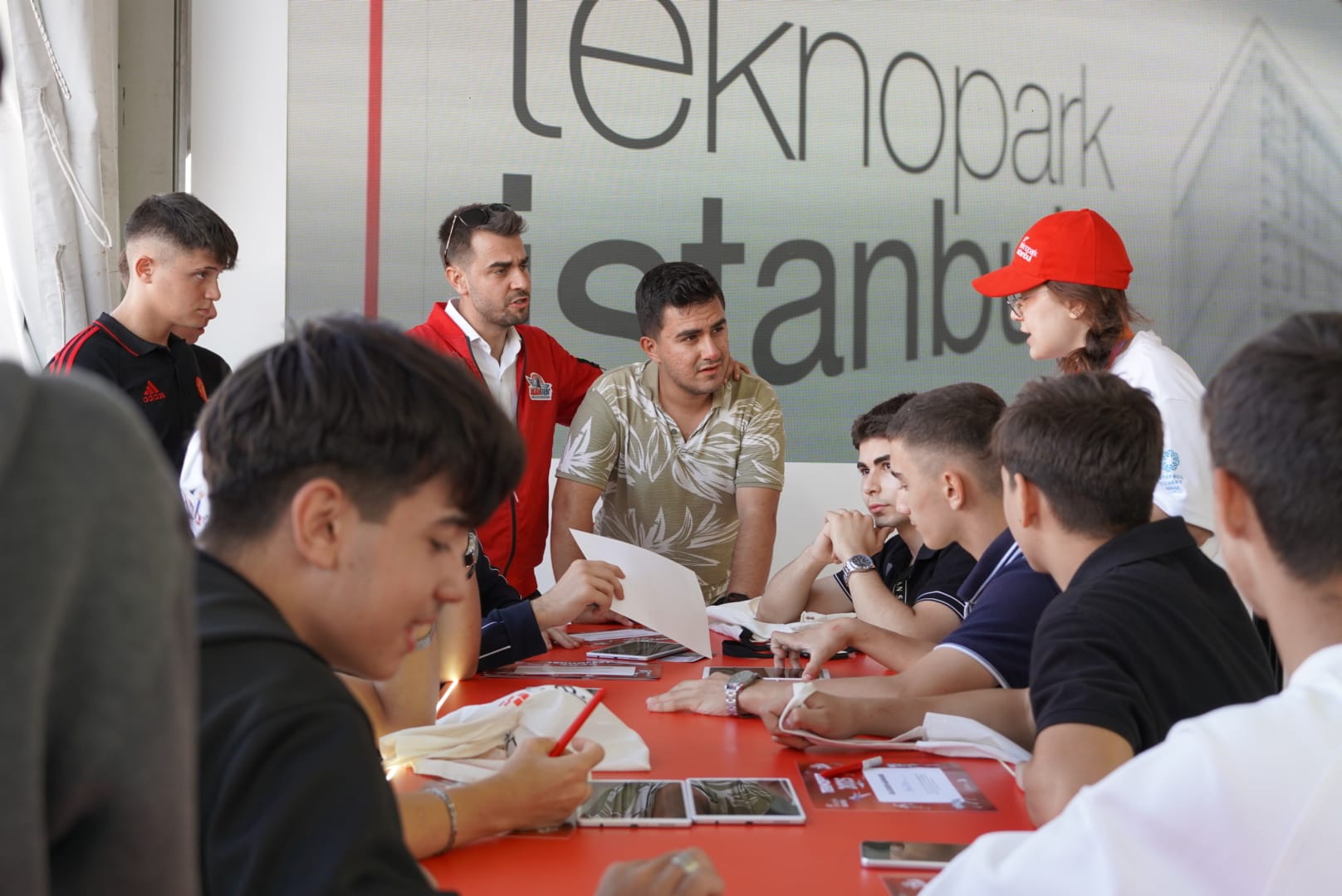 TÜGVA Gemlik İlçe Temsilciliğinden  Gençlerle TEKNOFEST Gezisi