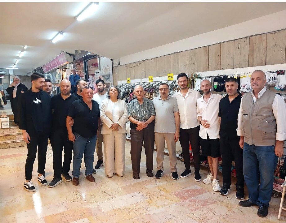 “Şehreküstü Altgeçidi Esnafı Yalnız Değil, Bu Sorunu Hep Birlikte Çözeceğiz!”