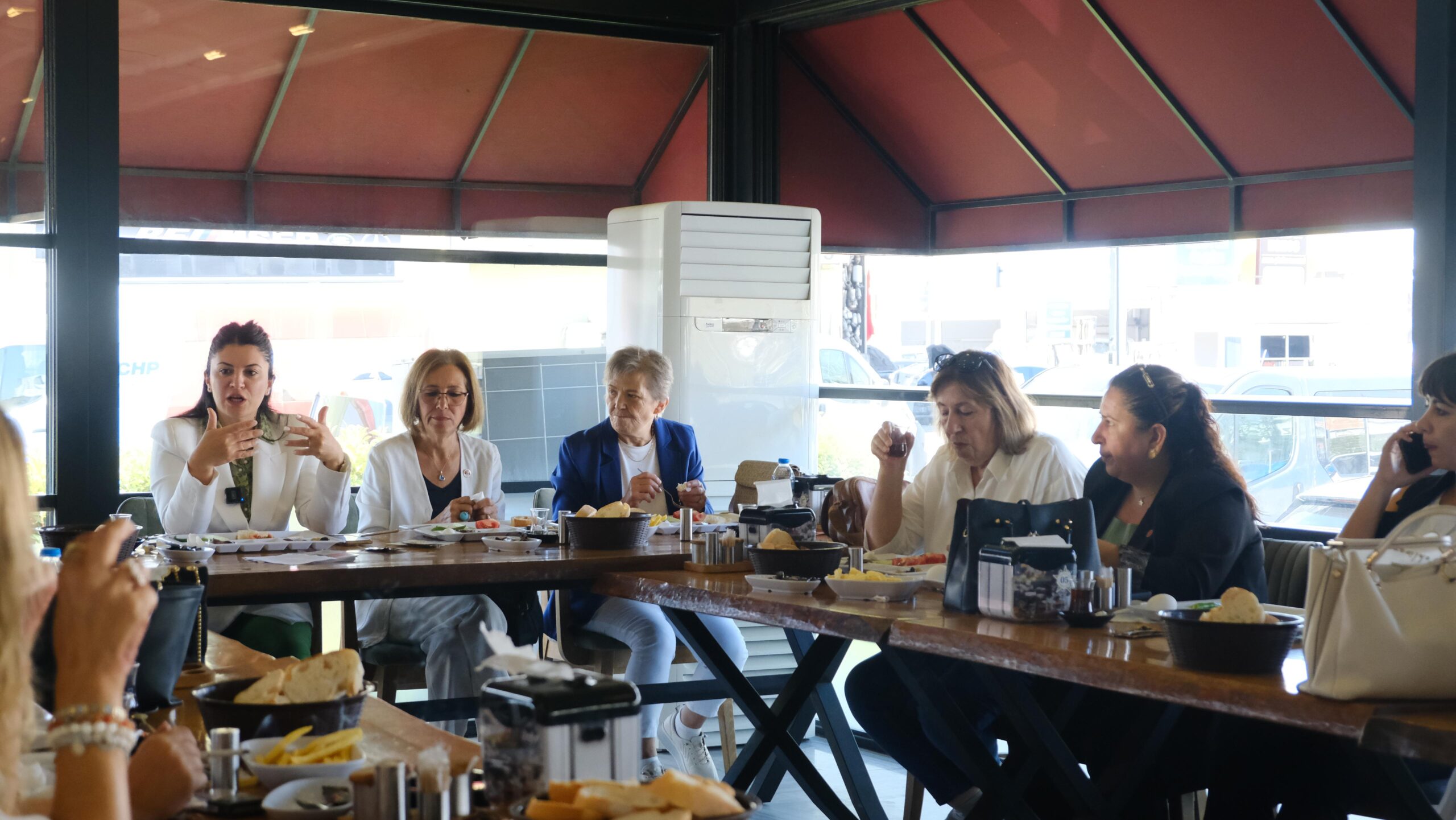 Kadın Muhtarlarla Biraraya Geldi!