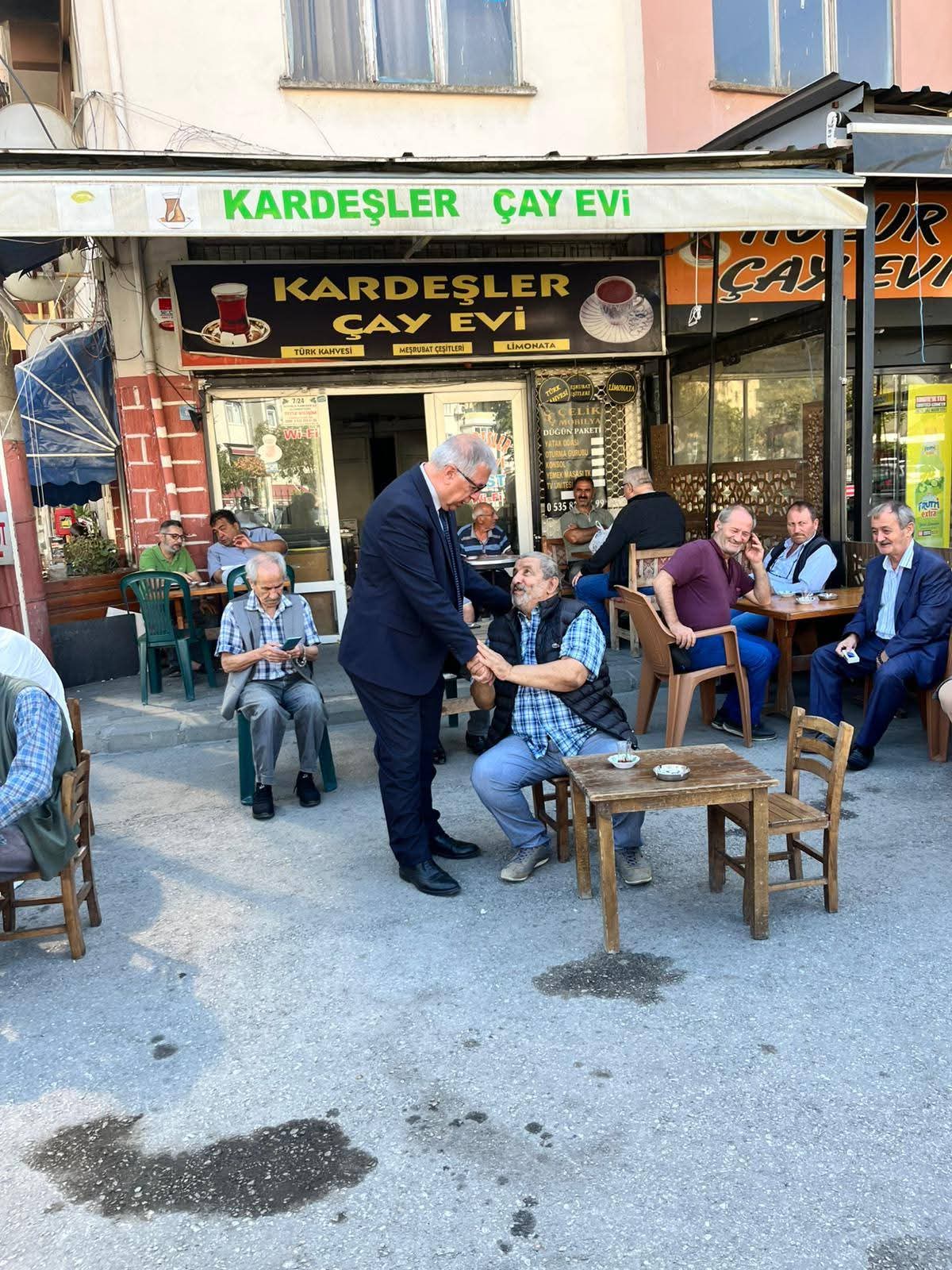 İYİ Parti Gemlik İlçe Teşkilatı’ndan Dereboyu Esnafına Ziyaret: “Esnafın Derdi, Gemlik’in Derdi”