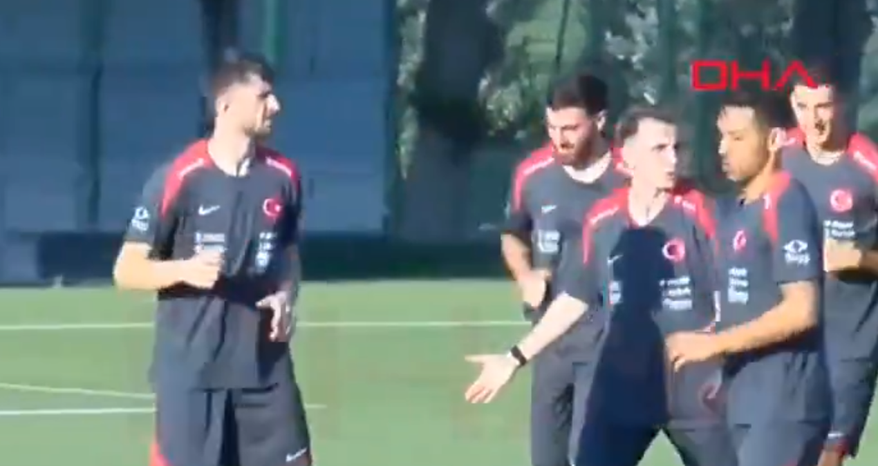 Milli Takım kampında dikkat çeken görüntü!