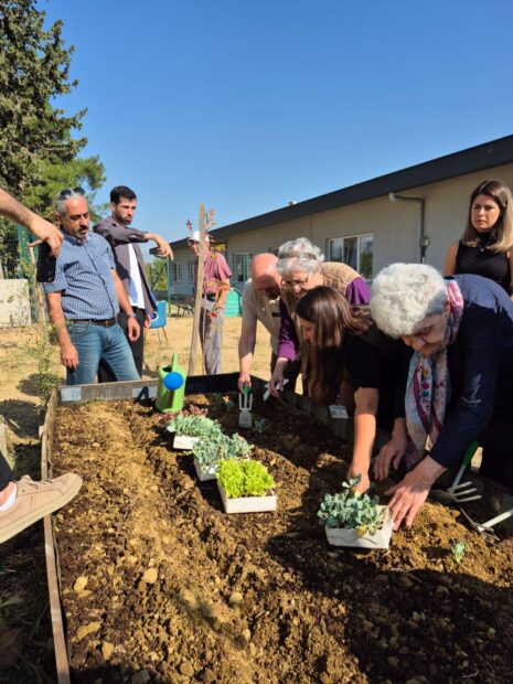 Nilüfer’de Alzheimer farkındalığına fidelerle destek