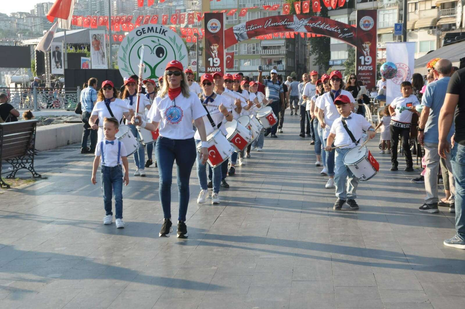 Gemlik Körfez Halk Bandosu 5. Yaşında: “Yüreğimizde Atamız, Alnımızda Terimiz Var!”