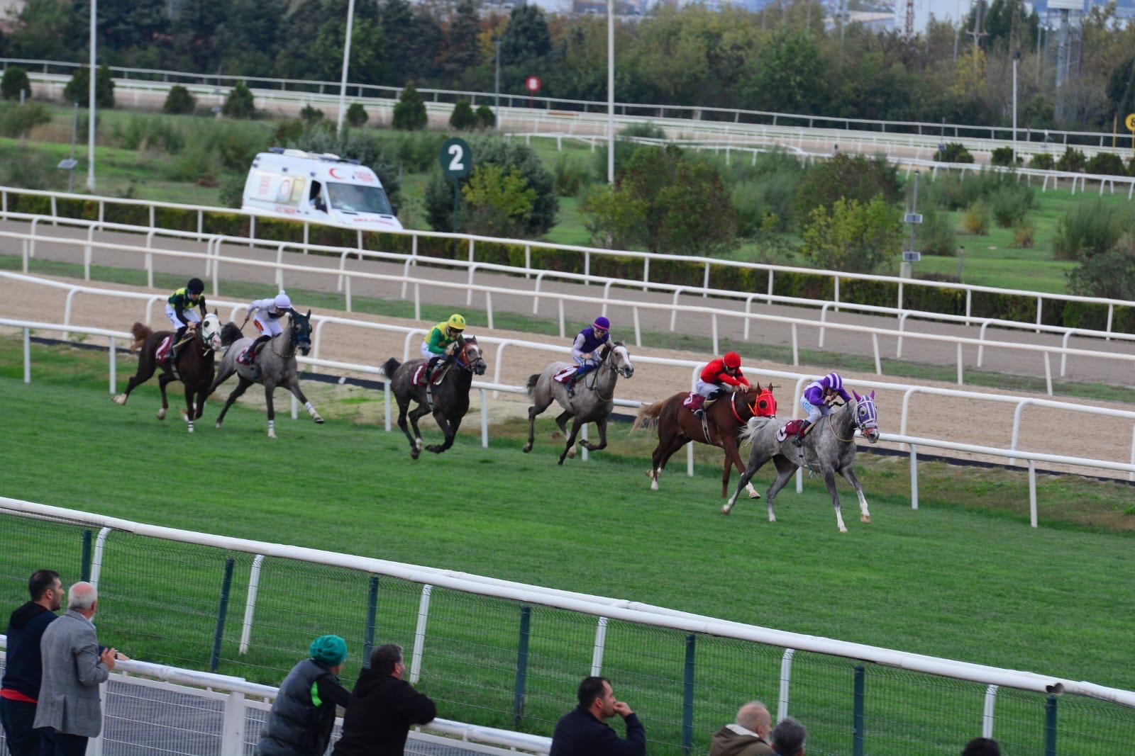DEMRENİN KIZI, AGSYD Geleneksel Koşusu’nun Şampiyonu Oldu