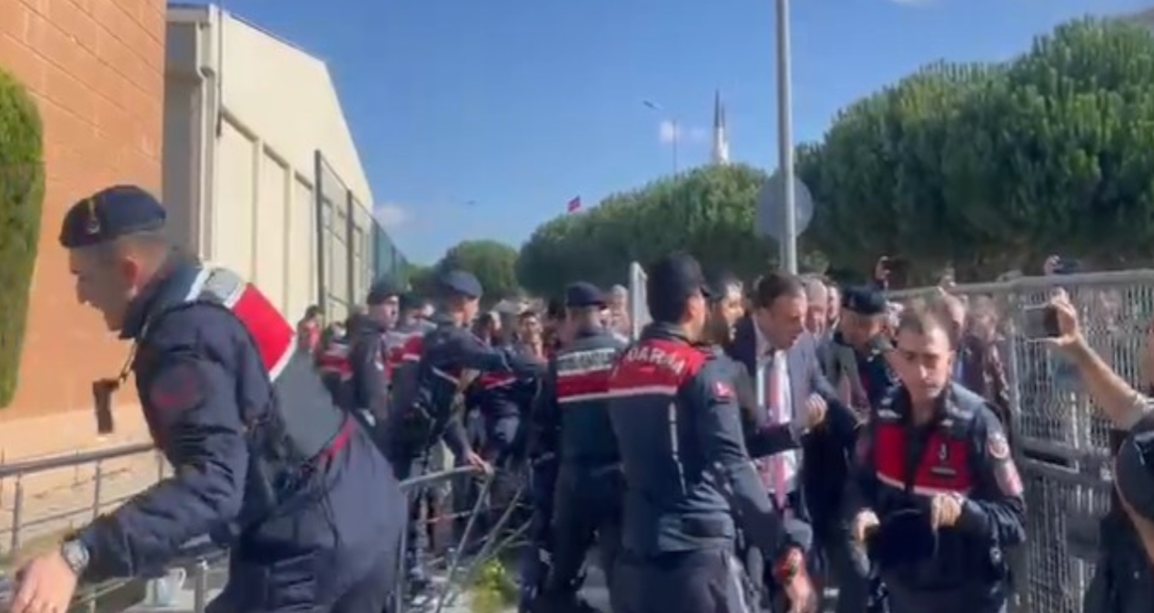 İmamoğlu duruşması öncesinde barikatlar yıkıldı!