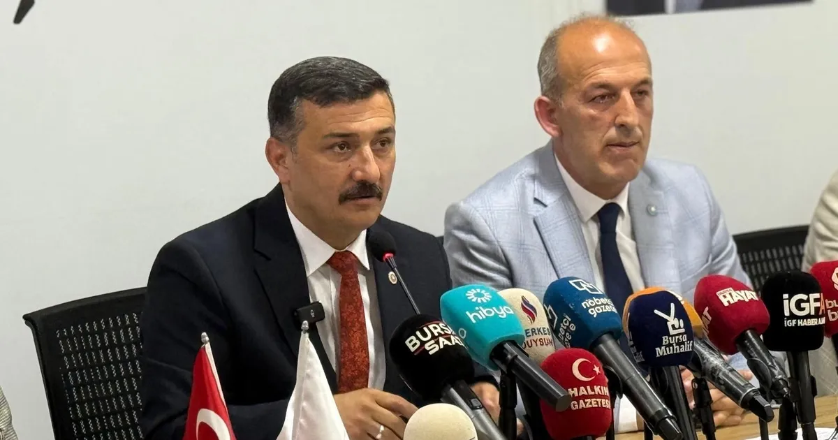 Açılış Gününde 43 Soru Önergesiyle Gündemi Sarstı