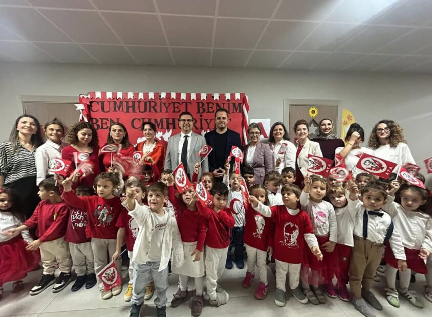 Nilüfer’de minikler Cumhuriyet Bayramı’nı coşkuyla kutladı