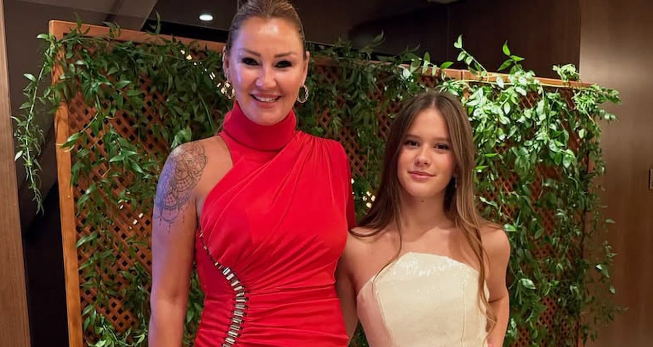 Pınar Altuğ’un kızı Su annesinin boyuna yetişti