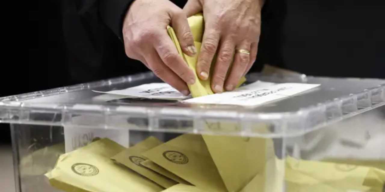 Seçim sandıkları hazırlandı