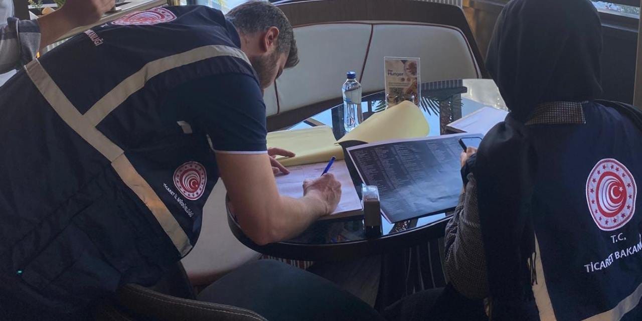 Ülkeye girişleri yasaklandı