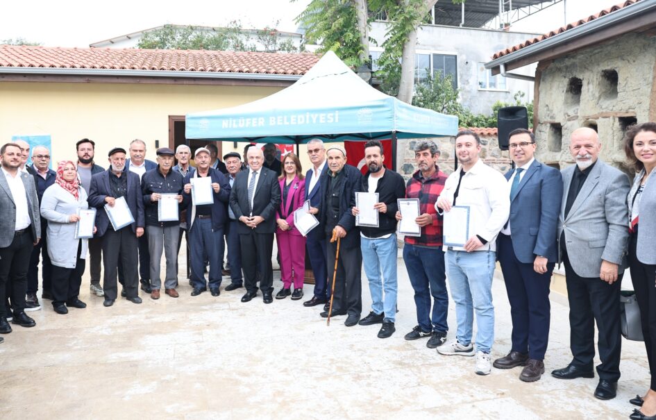 Ürünlü’de 275 hak sahibine imarlı tapu sevinci