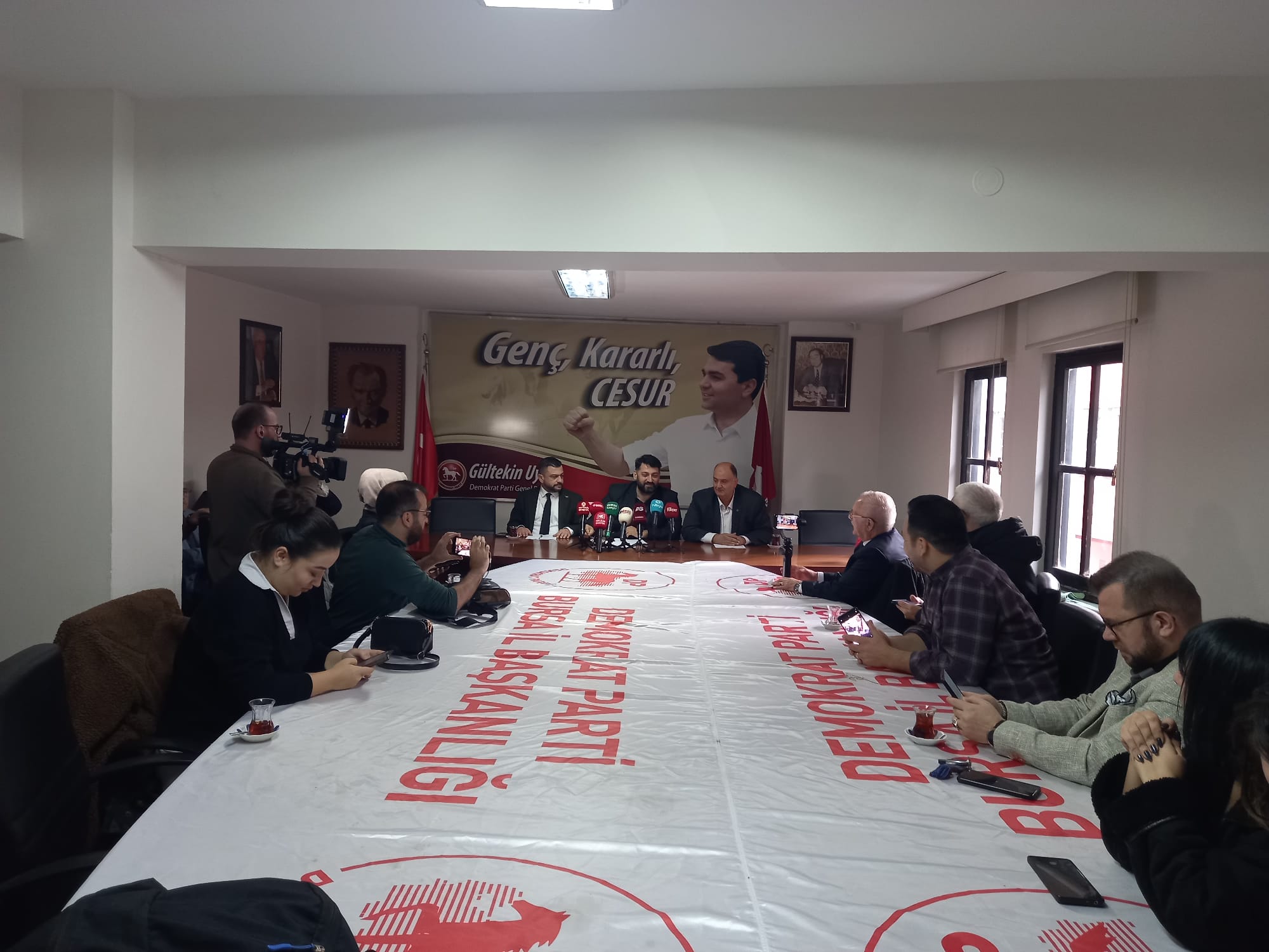 Bursa’da Cumhuriyet Bayramı Kutlamaları ve Siyasi Eleştiriler: 3 Parti Ortak Açıklama Yaptı