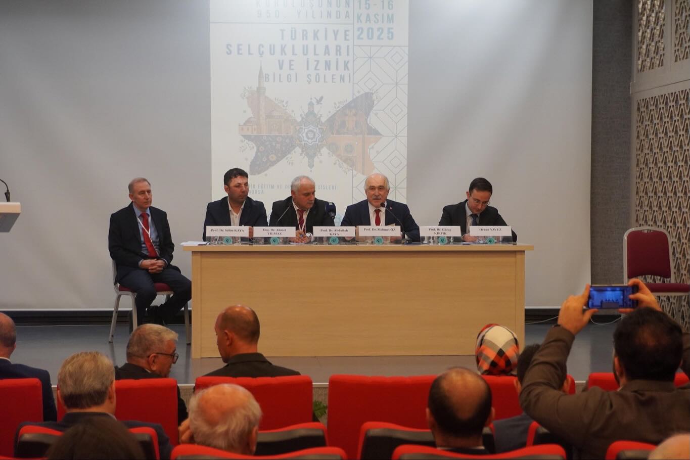 “Kuruluşunun 950. Yılında Türkiye Selçukluları ve İznik Bilgi Şöleni” İznik’te Gerçekleştirildi
