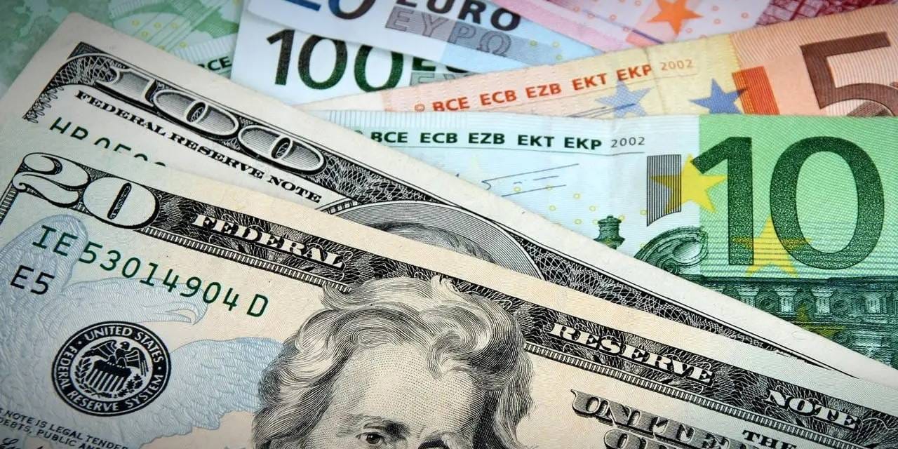 Dolar ve Euro peş peşe rekor kırdı!