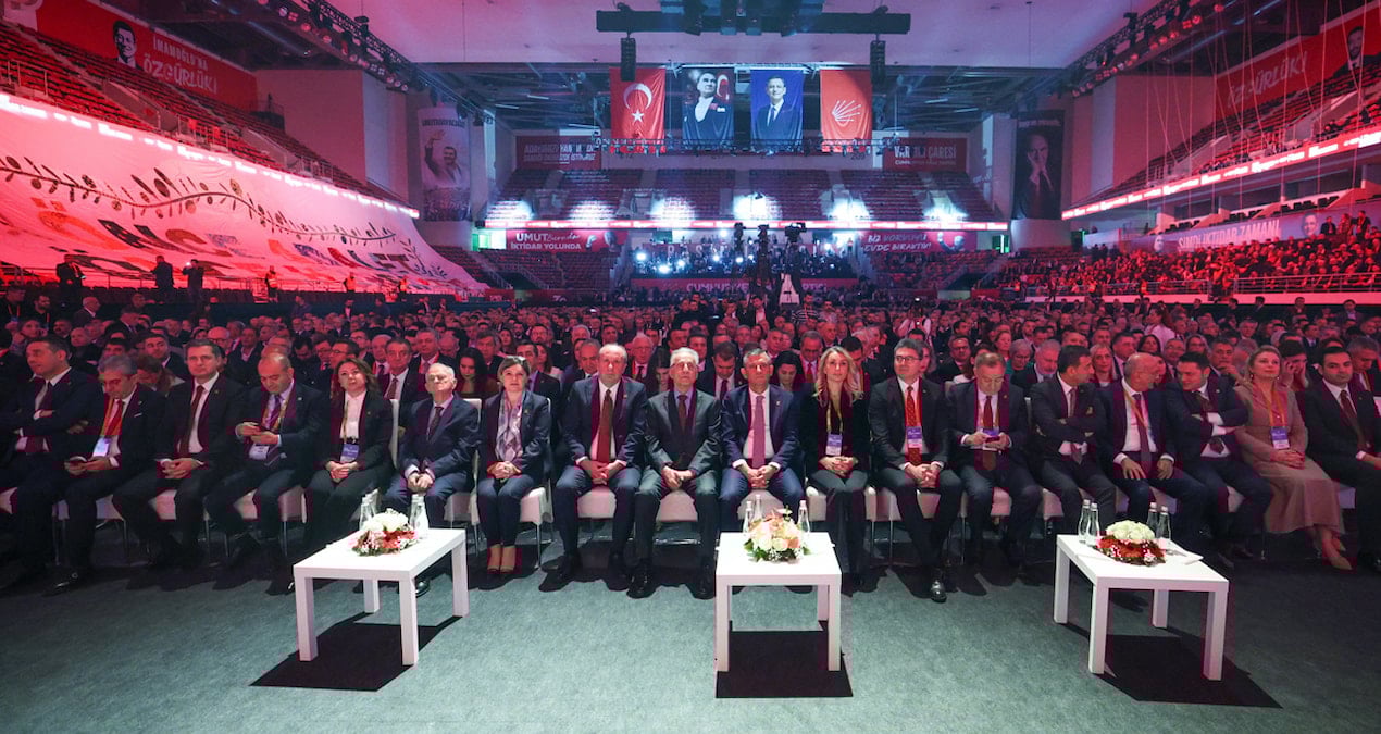 Gözler ondaydı, Kılıçdaroğlu salonda yoktu