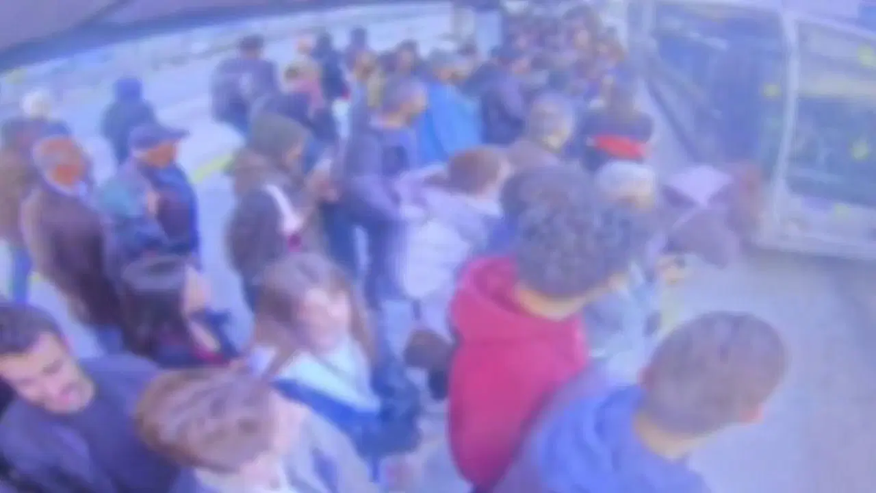 Cevizlibağ’da baygınlık geçiren 14 yaşındaki kıza çarpan metrobüs şoförü gözaltına alındı