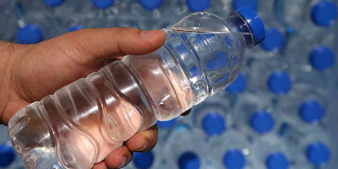 Pet şişeden su içen herkesi ilgilendiriyor!