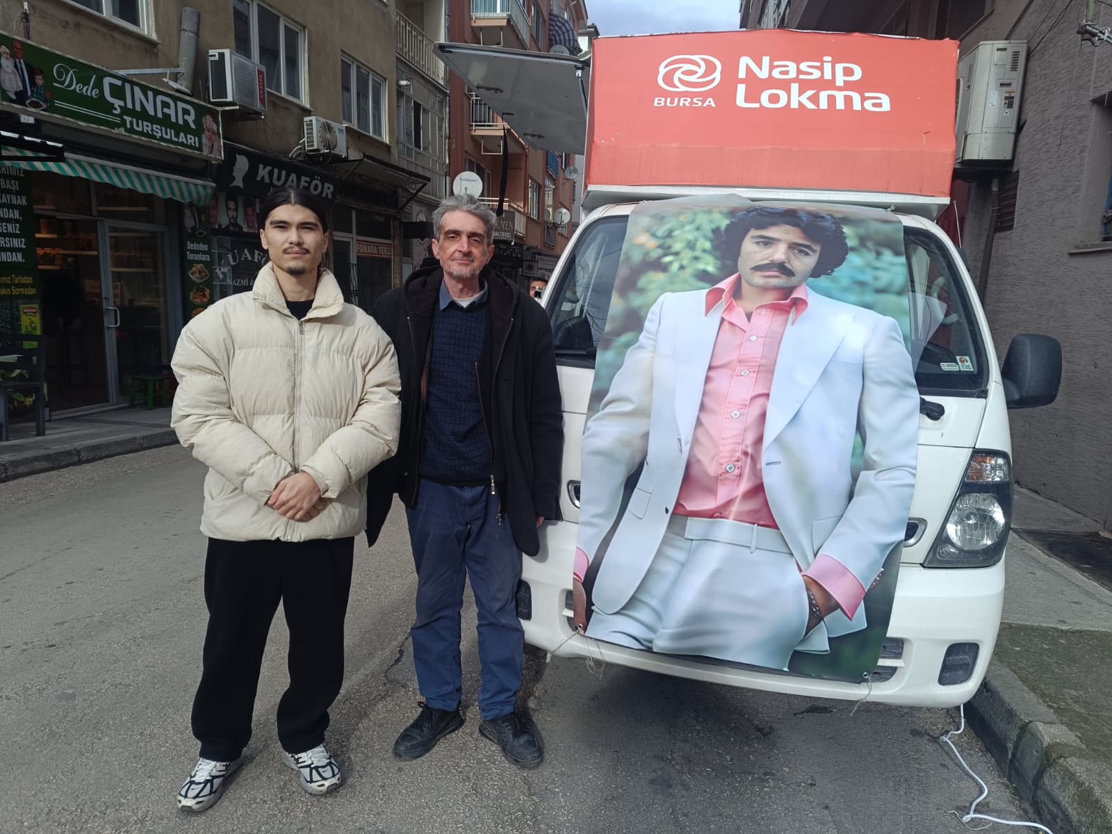 3 Emekli Maaşını Feda Etti