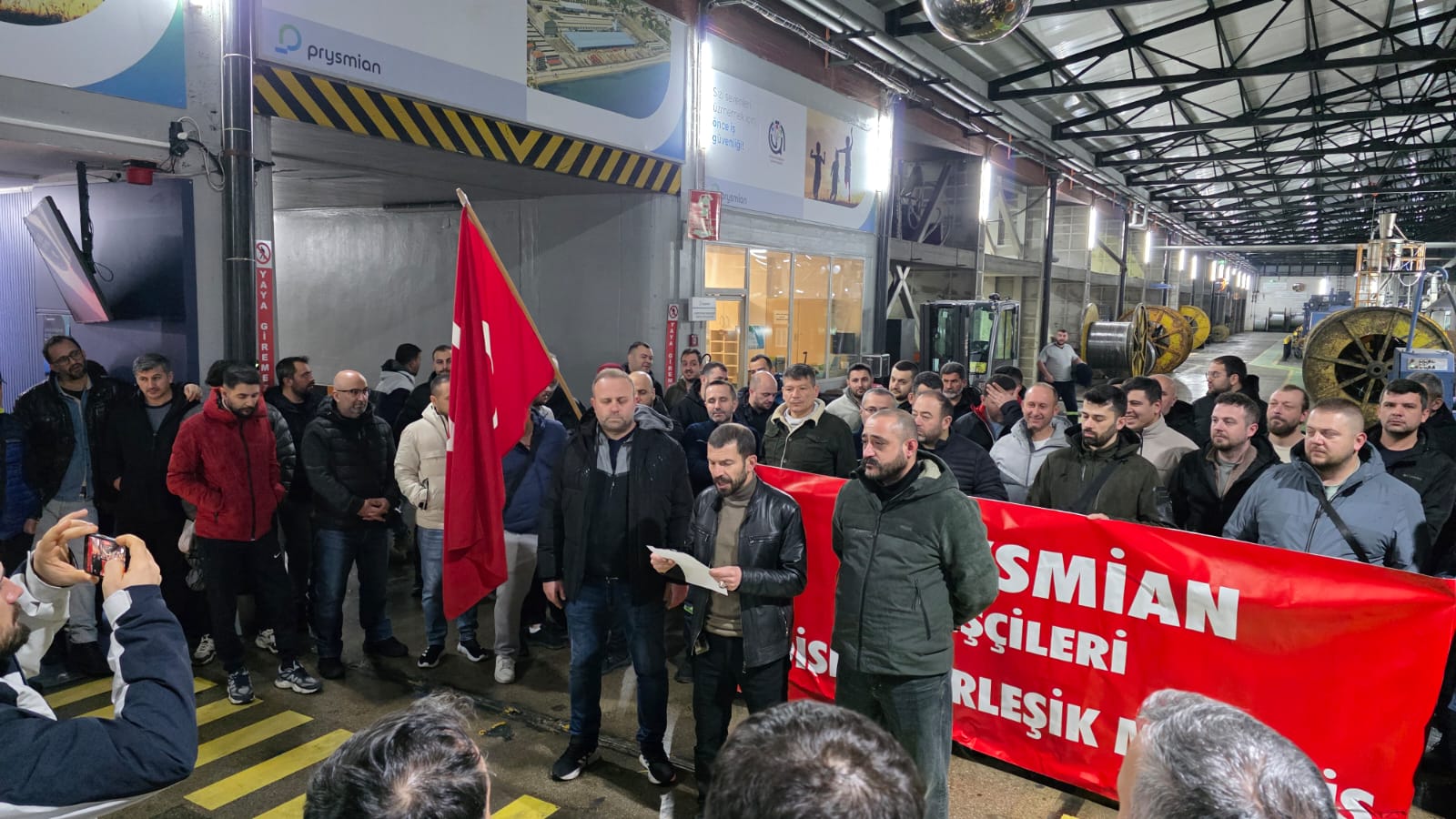 “Bu Çark Biz Olmadan Dönmez, Patronlar Artık Elini Cebine Atsın!”