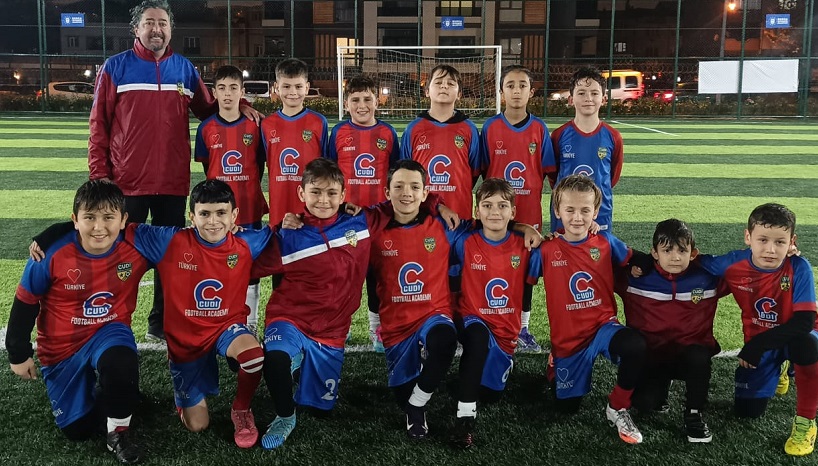CUDİ Futbol Akademi Bursa’da zirveye koşuyor