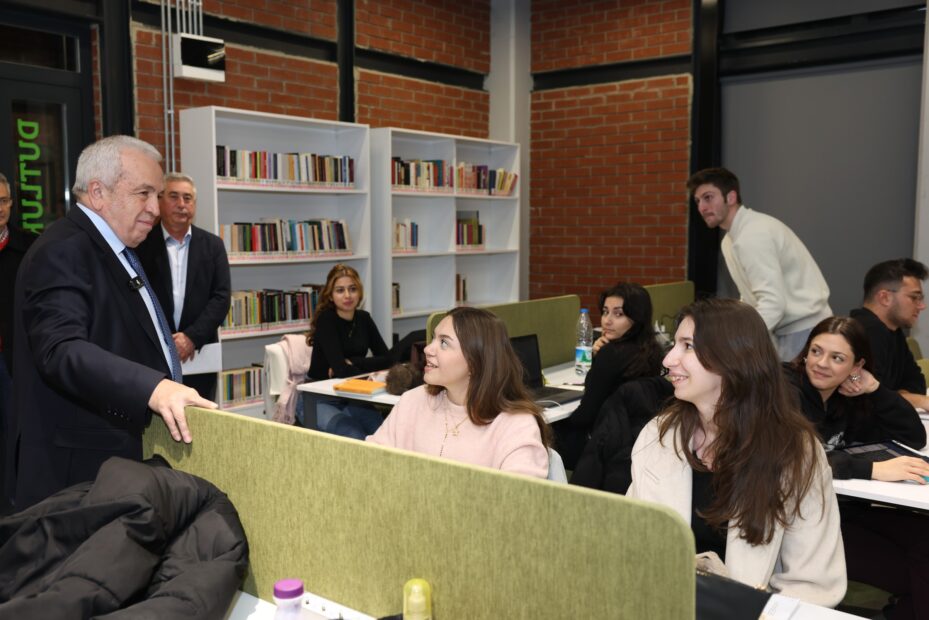 Şadi Özdemir’den finaller öncesi gençlere moral ziyareti