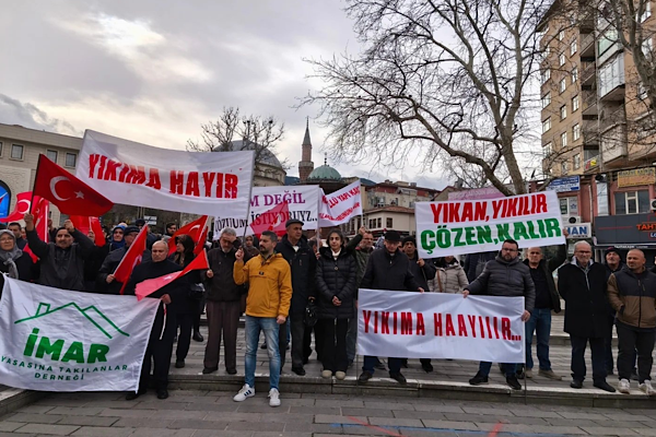 “Evlerimizi Yıkmayın, Çözüm Üretin!”