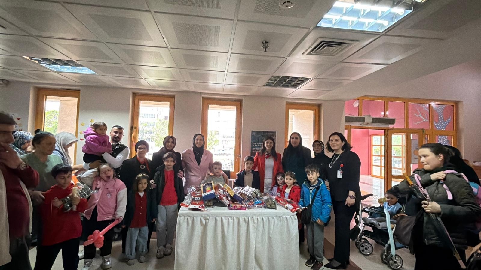 “Küçük Kalpler, Büyük Mutluluklar”