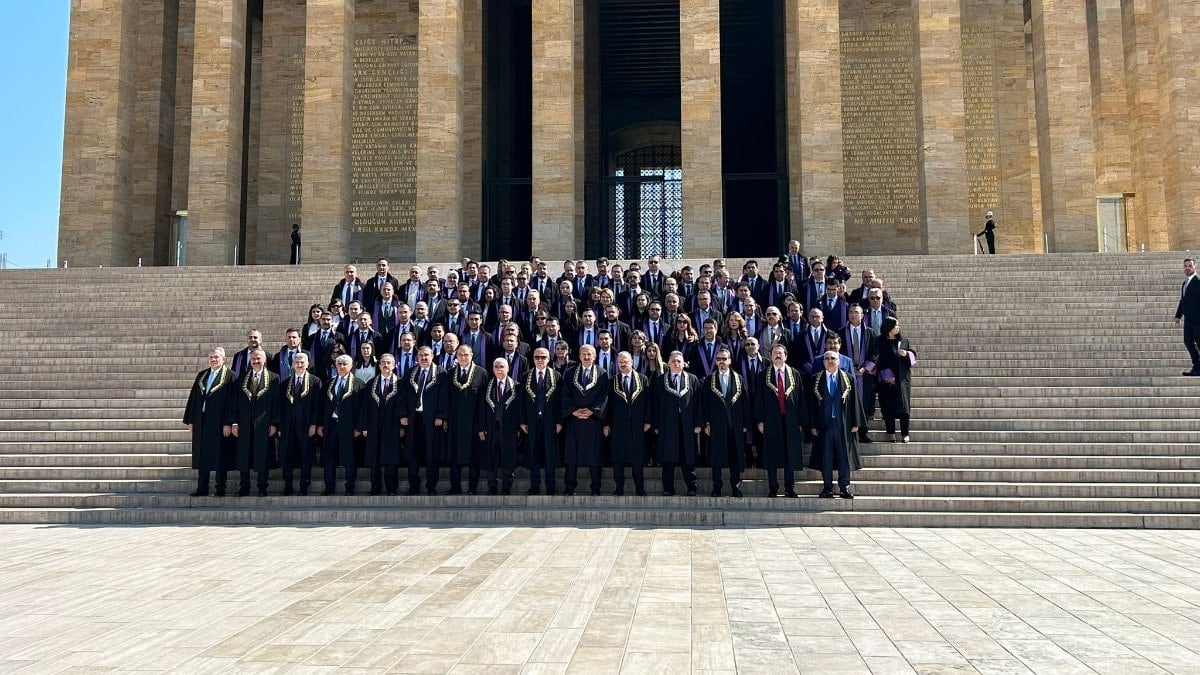 Anayasa Mahkemesi heyetinin Anıtkabir ziyareti