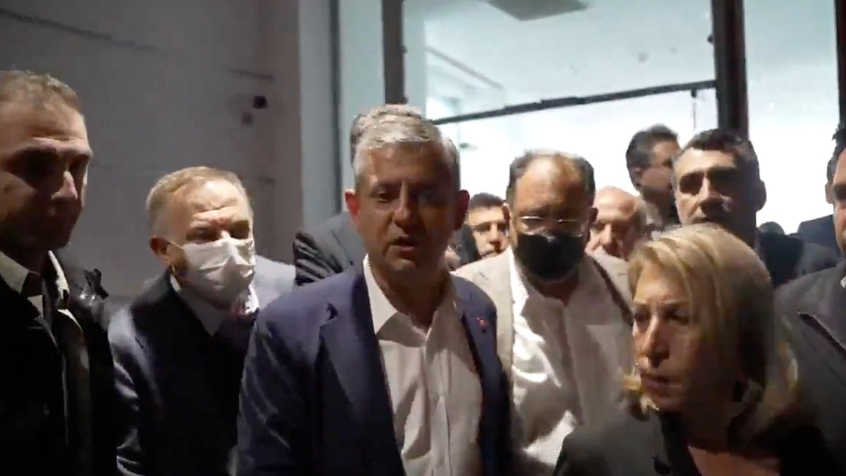 CHP Genel Merkezi’nde Gergin Tahliye