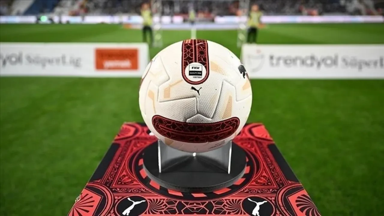Süper Lig’in kaderini Galatasaray, Fenerbahçe ve Trabzonspor belirleyecek