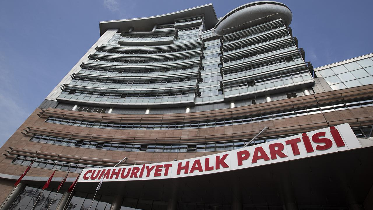 CHP’de Grup Başkanı ve Kurultay Tartışmaları Sürüyor
