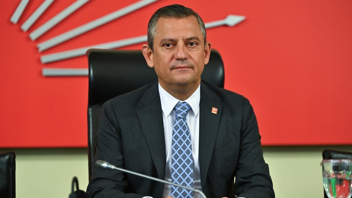 Özgür Özel’de Yeni Parti Hazırlıkları