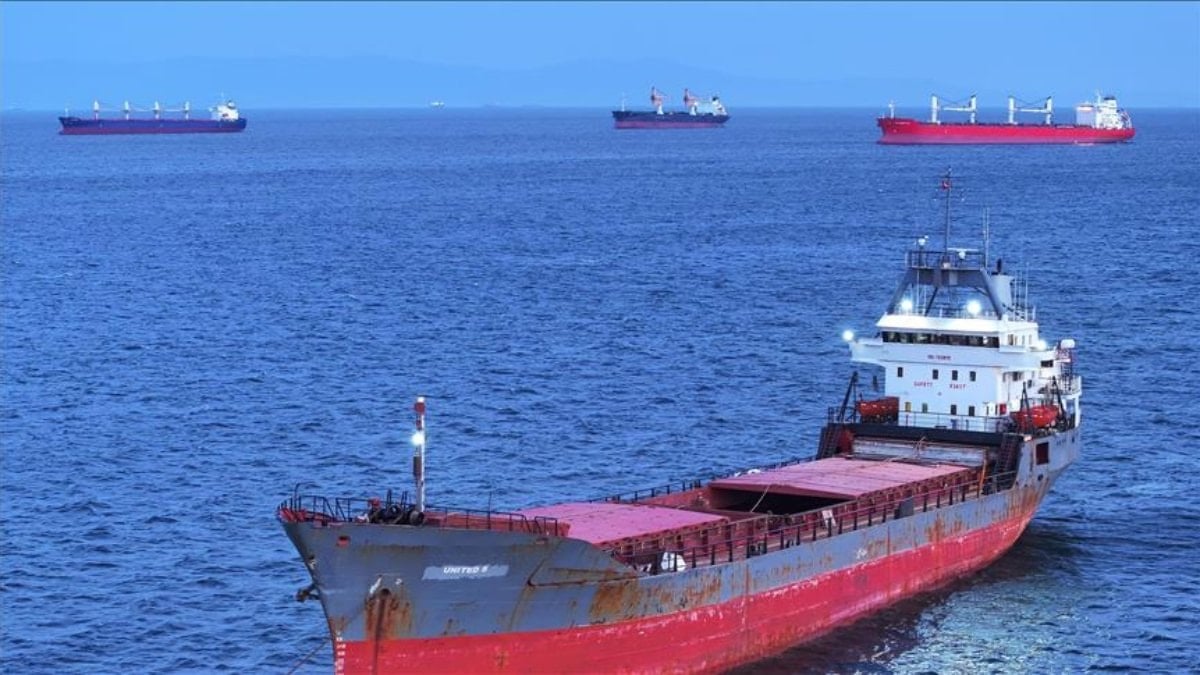 Hürmüz Boğazı’nda Gemi Trafiği ve İddialar