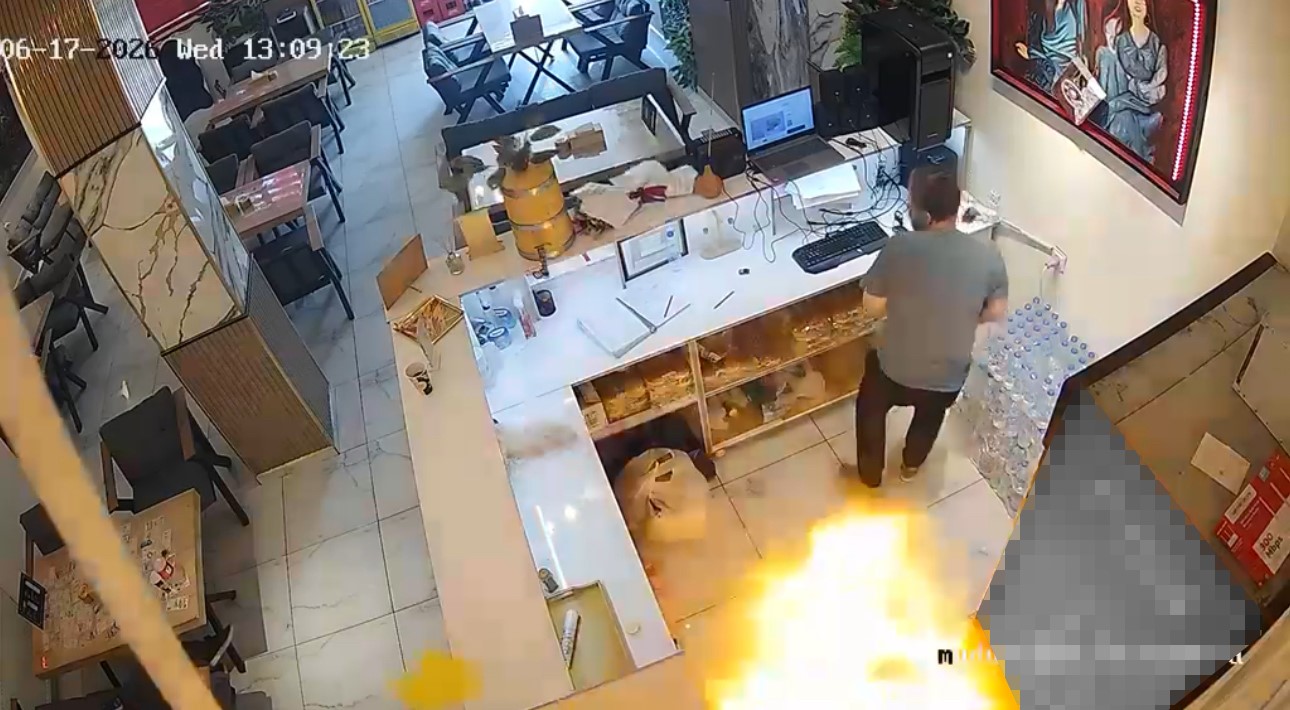 Kafede Menemen Tüp Patlaması Anı Kamerada