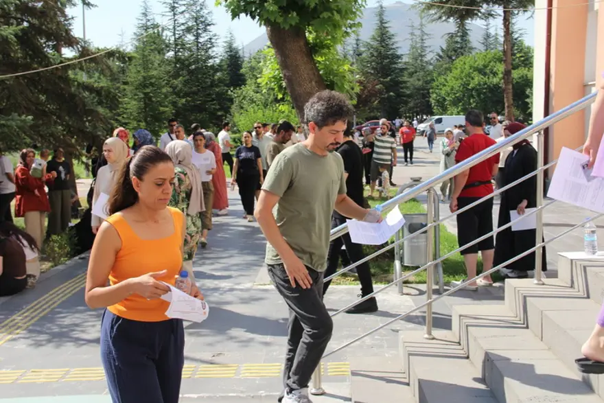 MEB Giriş Sınavı 26 Temmuz’a Ertelendi