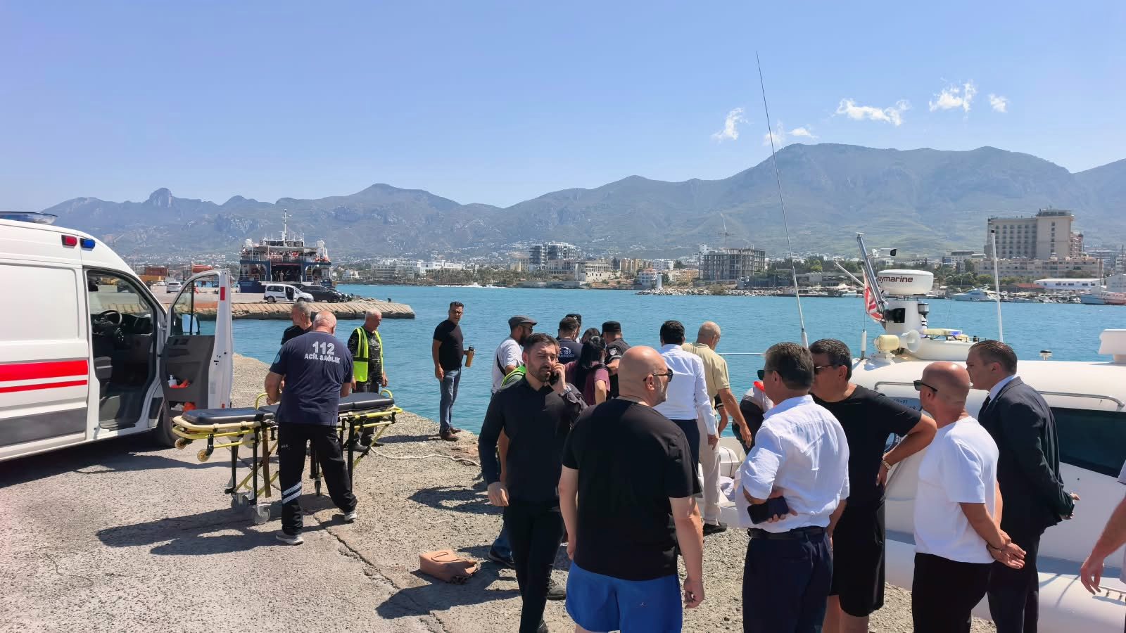 Girne Açıklarında Katamaran Alabora Oldu