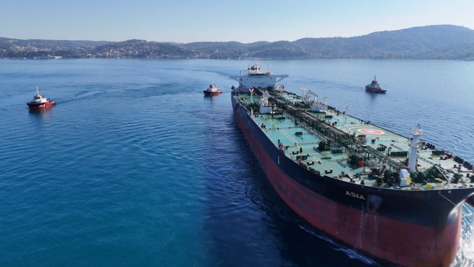 İki Tankere İHA Saldırısı Sonrası İstanbul Boğazı’na Giriş