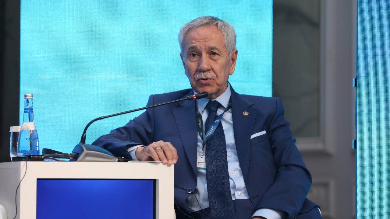 Bülent Arınç’a AK Parti’den Yoğun Arama