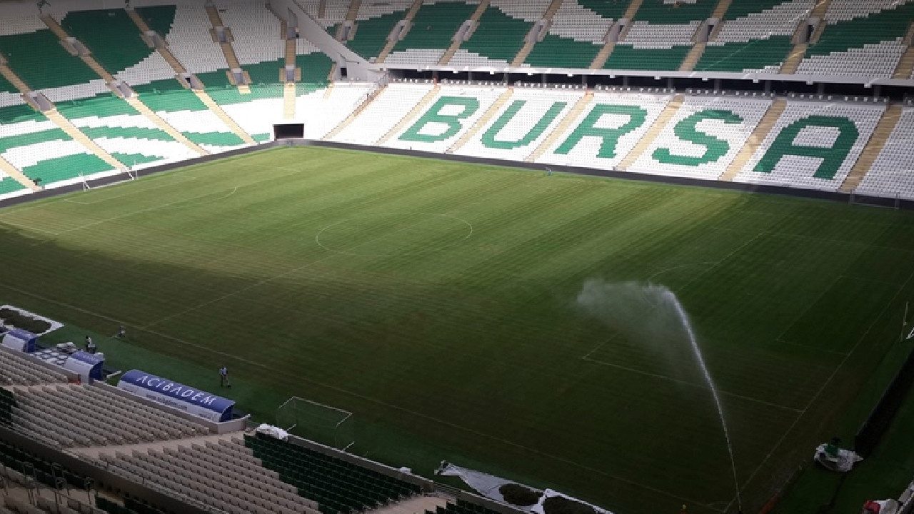 Bursaspor Stadyuma LED Panolar Yerleştirdi