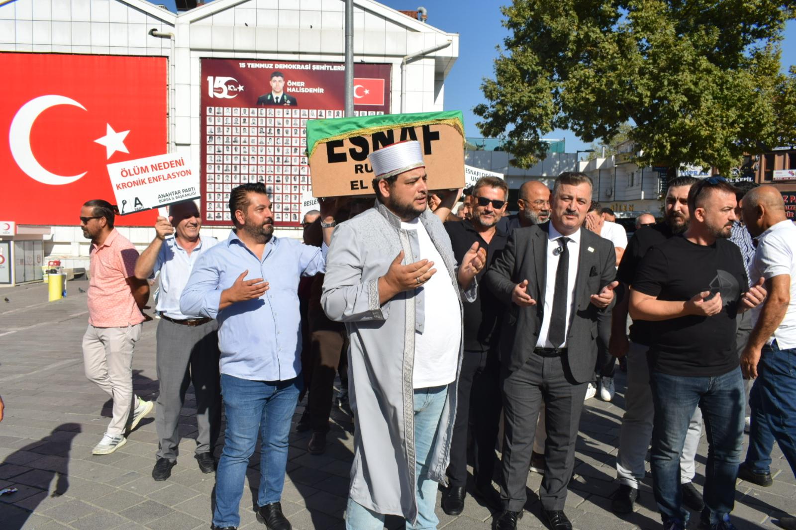 “Esnafın Ruhuna Fatiha”: Fikret Aslan’dan İktidara Sert Ekonomi Eleştirisi