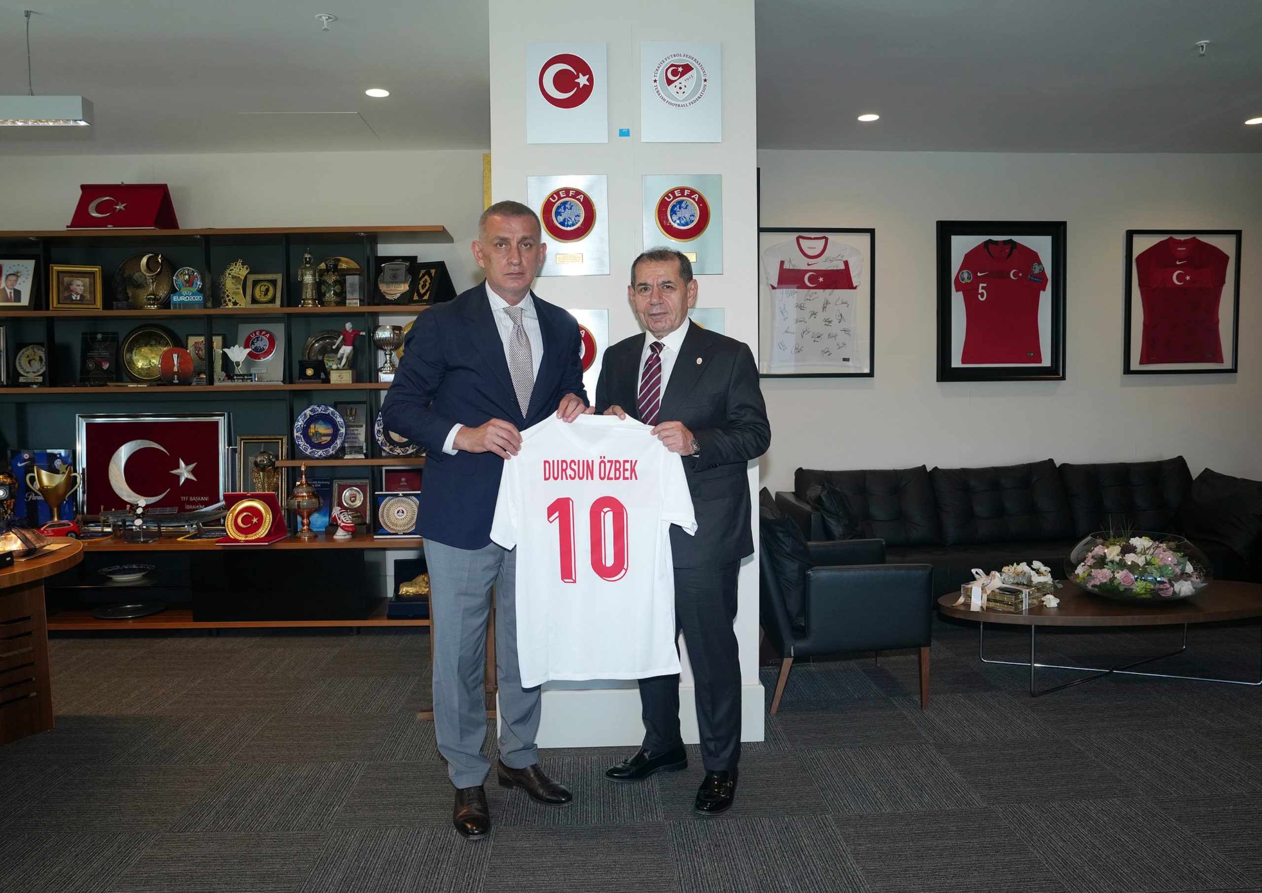 Dursun Özbek’ten TFF Ziyareti