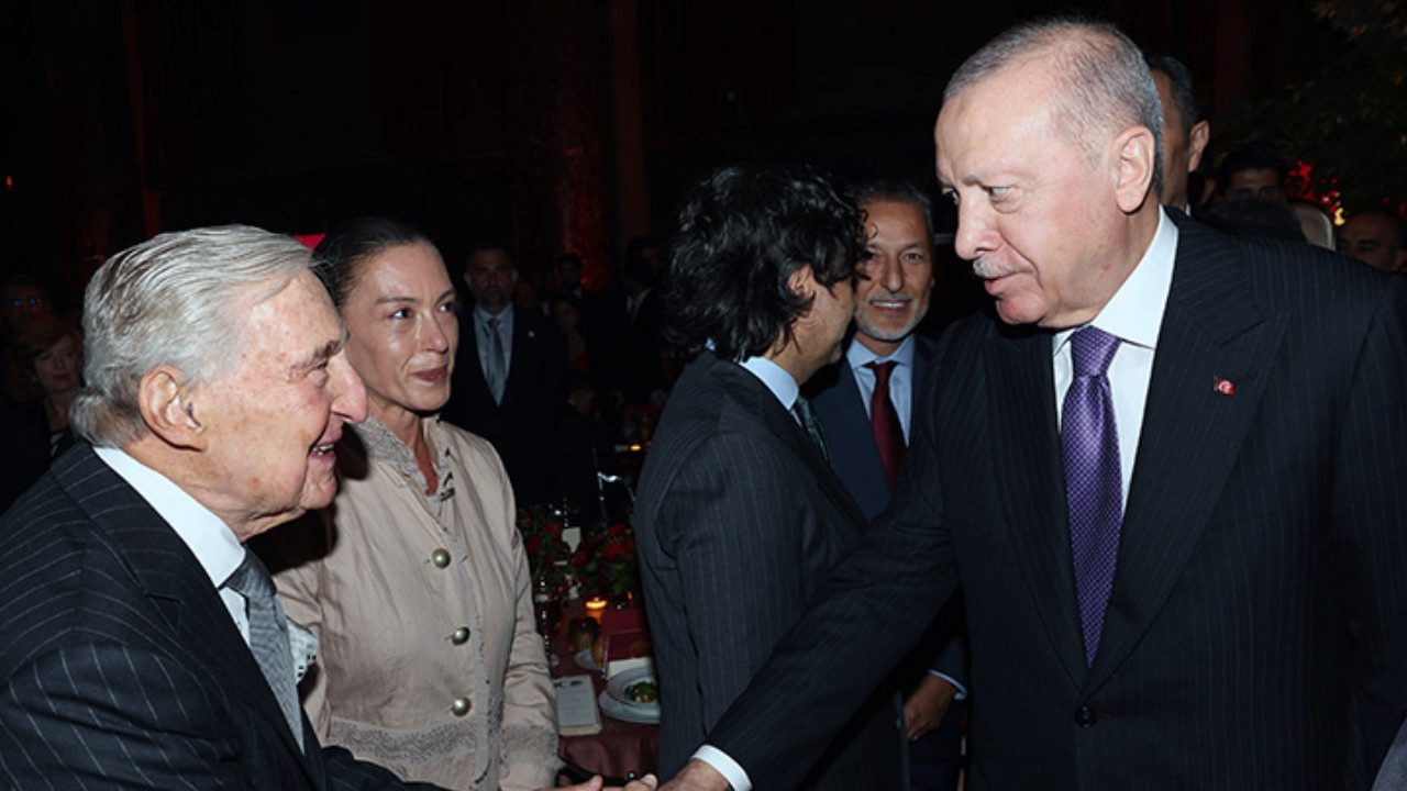 Erdoğan ve Rahmi Koç’un Tokalaşması