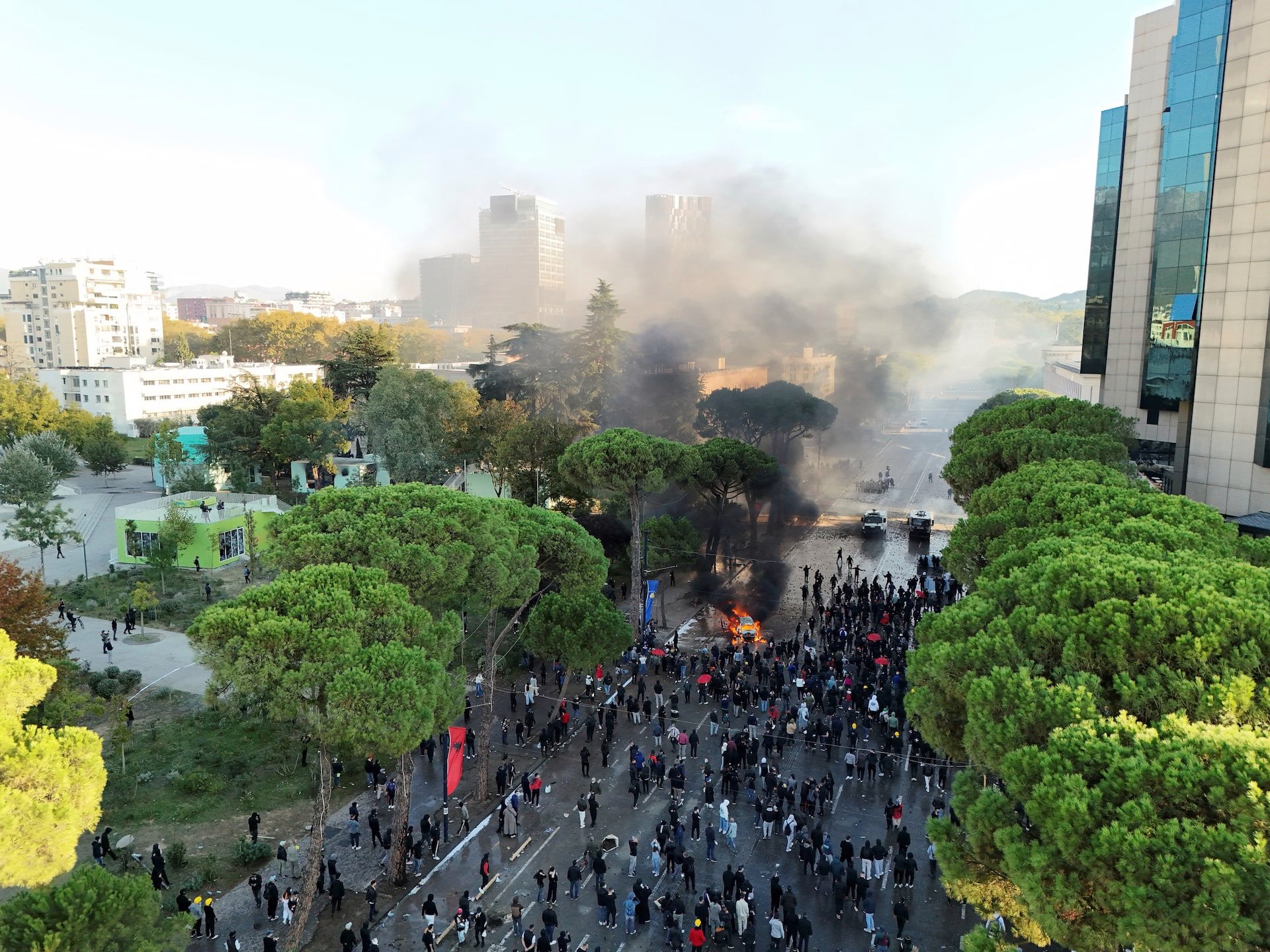 Arnavutluk’ta Protestolar ve Hükümetin Durumu