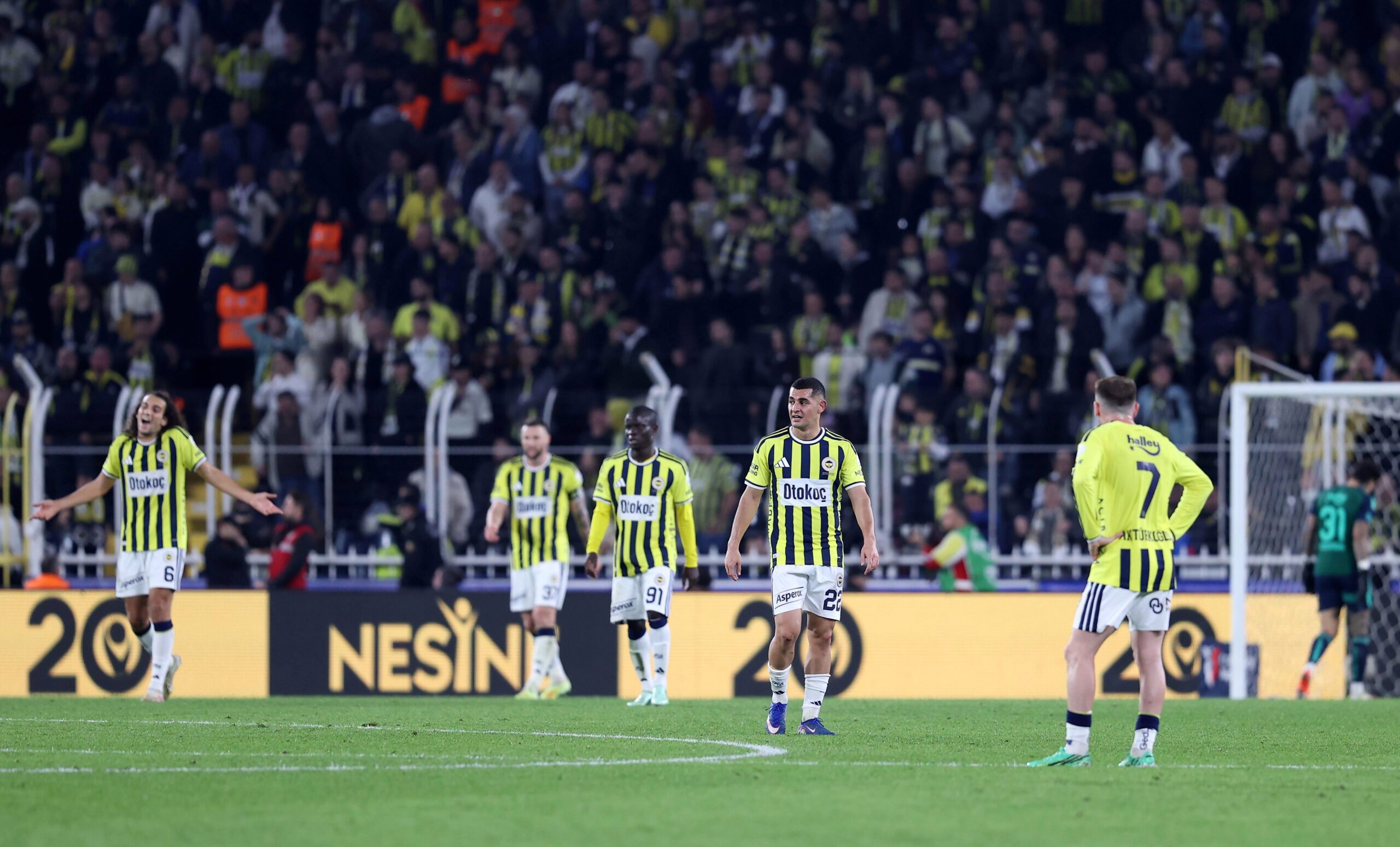 Fenerbahçe Göztepe’ye 2-1 Mağlup Oldu