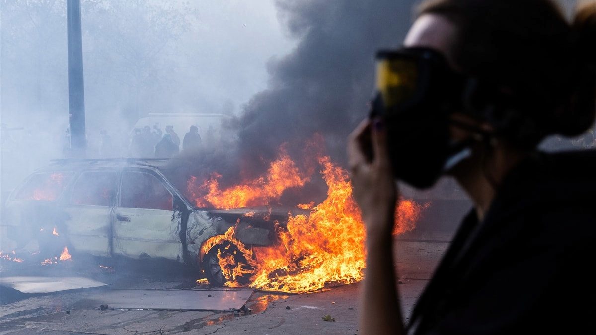 Paris ve diğer kentlerde 2 bin 500 kişi gözaltına alındı