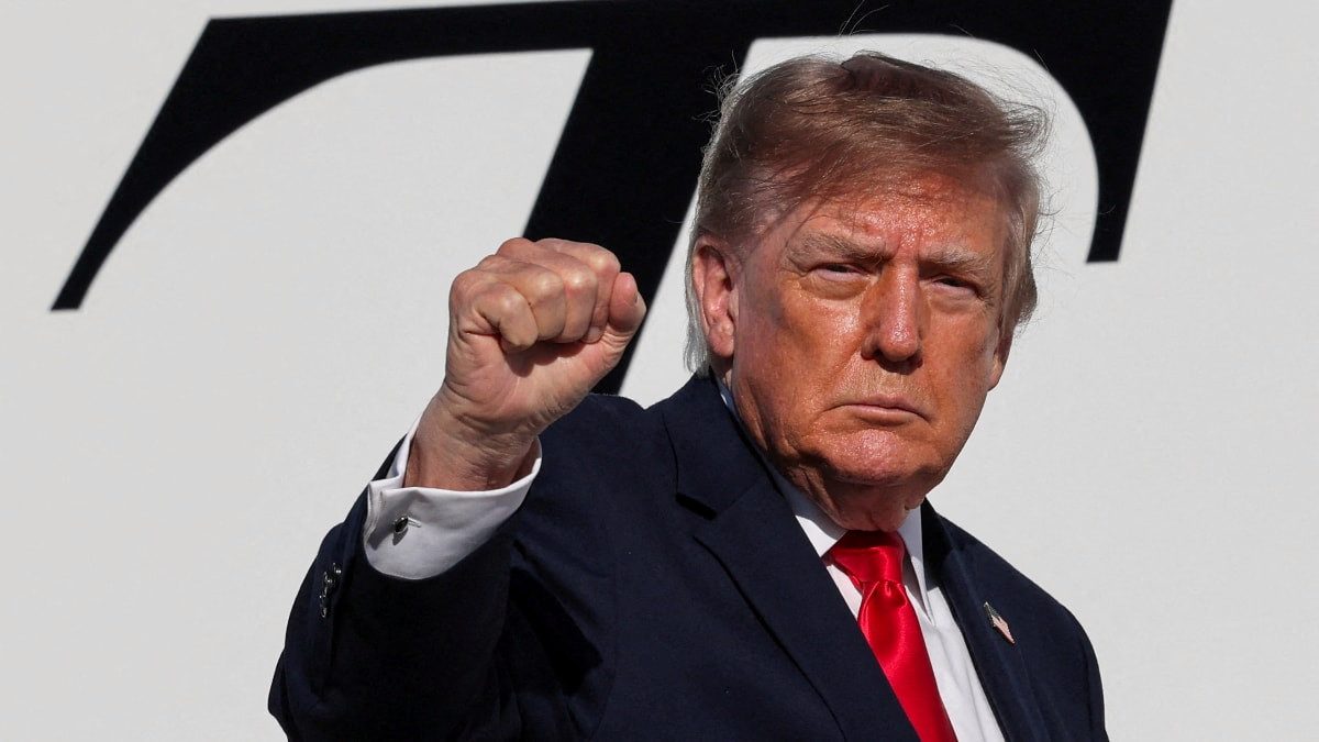 Trump İran’ı petrol fiyatlarını yükseltmekle suçladı